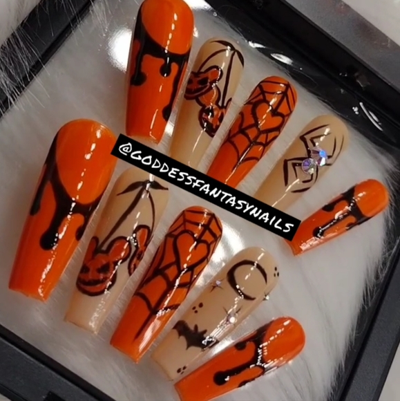 Halloween Nails  🎃🖤🧡✨ - Picture 1 of 4